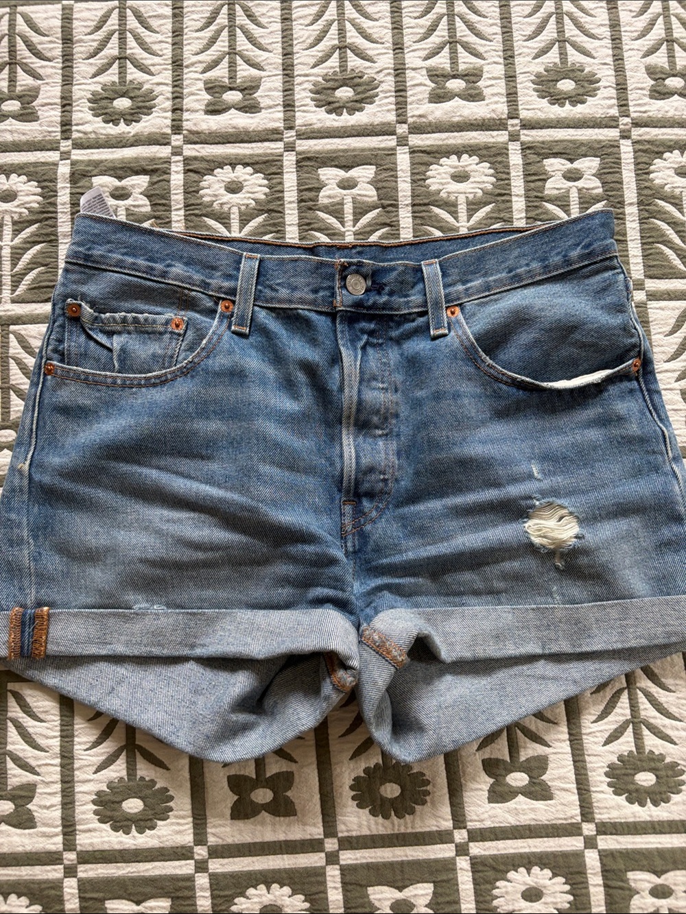 Levi’s 501 cuffed denim shorts - 30 waist